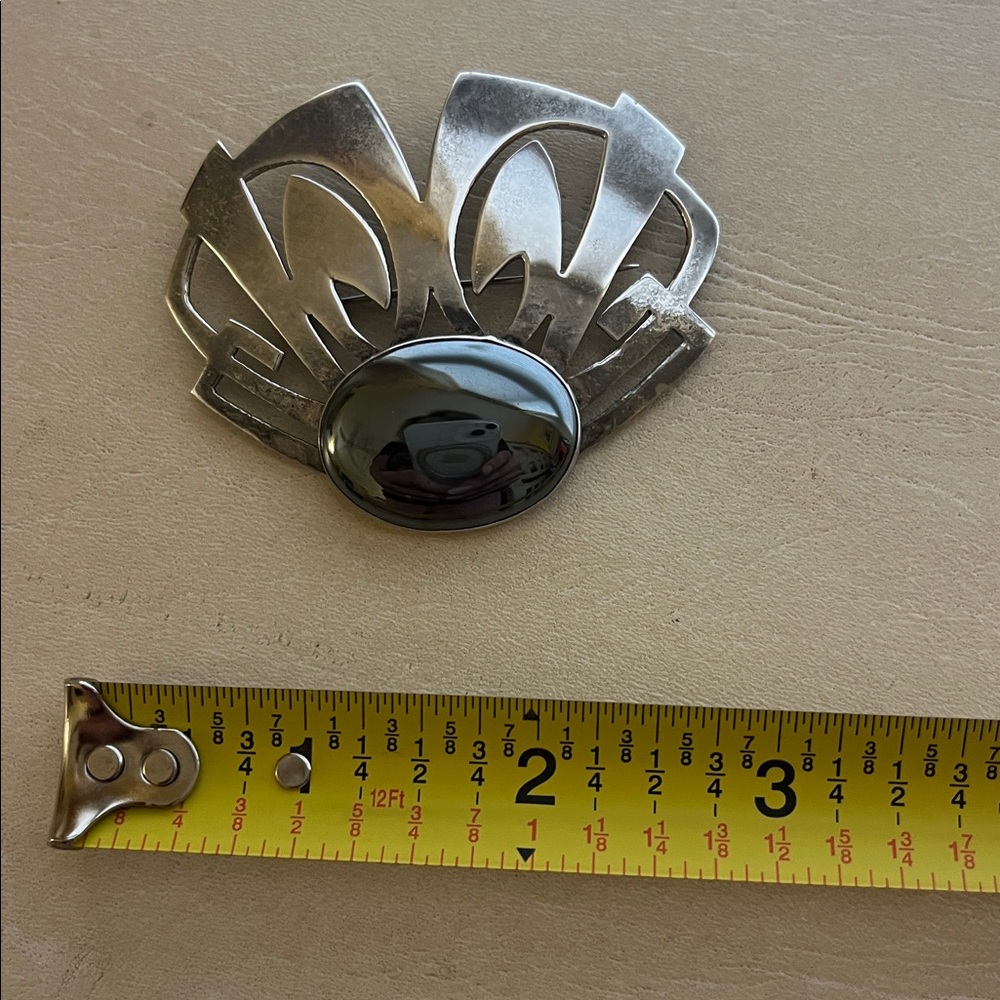 Sterling Silver brooch with black stone - Picture 3 of 3